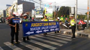 Sosialisasi Jalur Lambat bagi Angkot dan Motor di Jl Margonda Raya