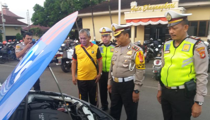 Polres Depok Cek Berkala Kendaraan Dinas